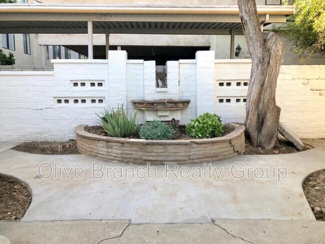 Building Photo - 14532 Dickens St