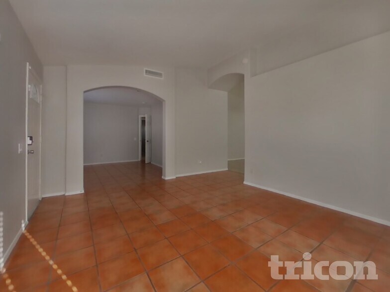 Building Photo - 17521 N 86th Ave