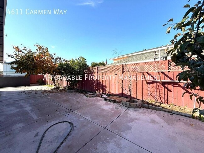 Building Photo - 4611 Carmen Way