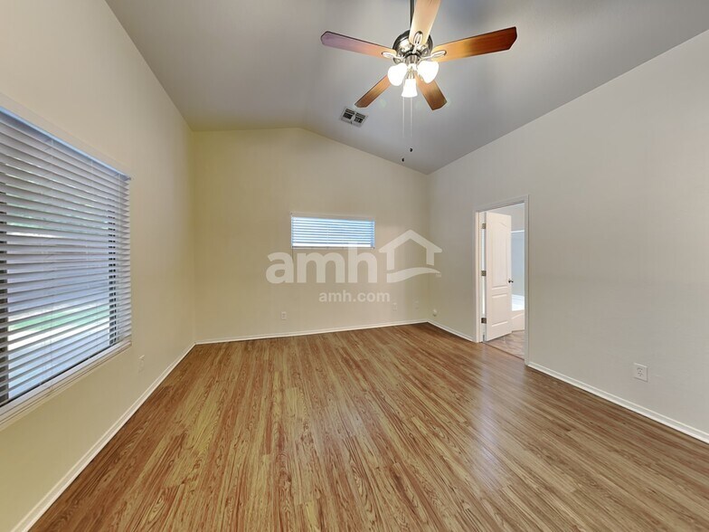 Building Photo - 15912 W Carmen Dr