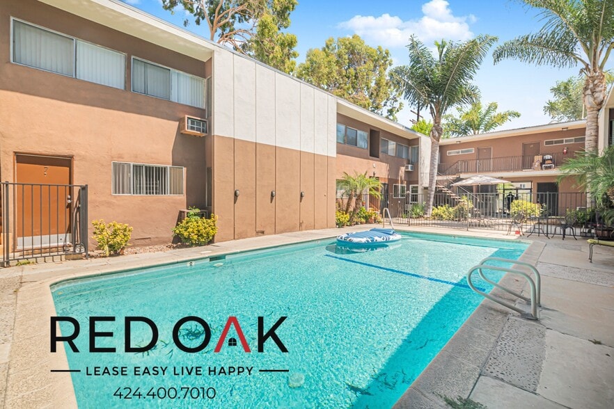 Building Photo - 15405 Vanowen St