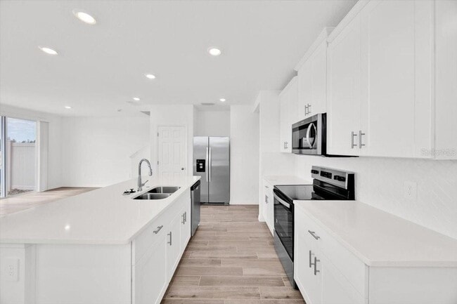 Building Photo - 16475 Happy Eagle Dr