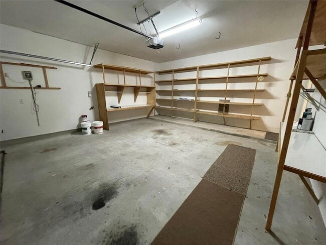 Building Photo - 3517 Bronco Bend Loop