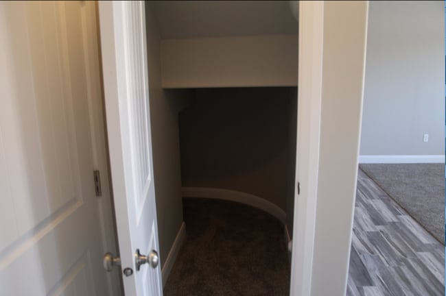 Building Photo - Blackhawk Townhome! End Unit!!