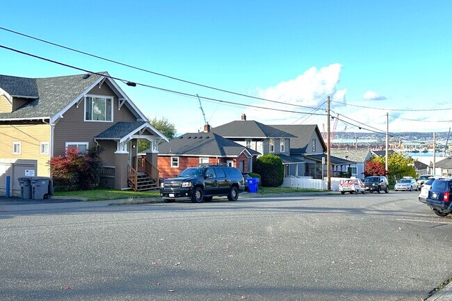 Building Photo - 3022 Federal Ave