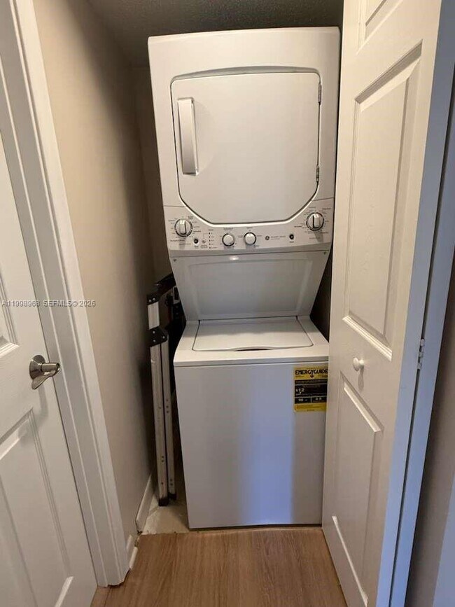 Building Photo - 1401 SW 128th Terrace