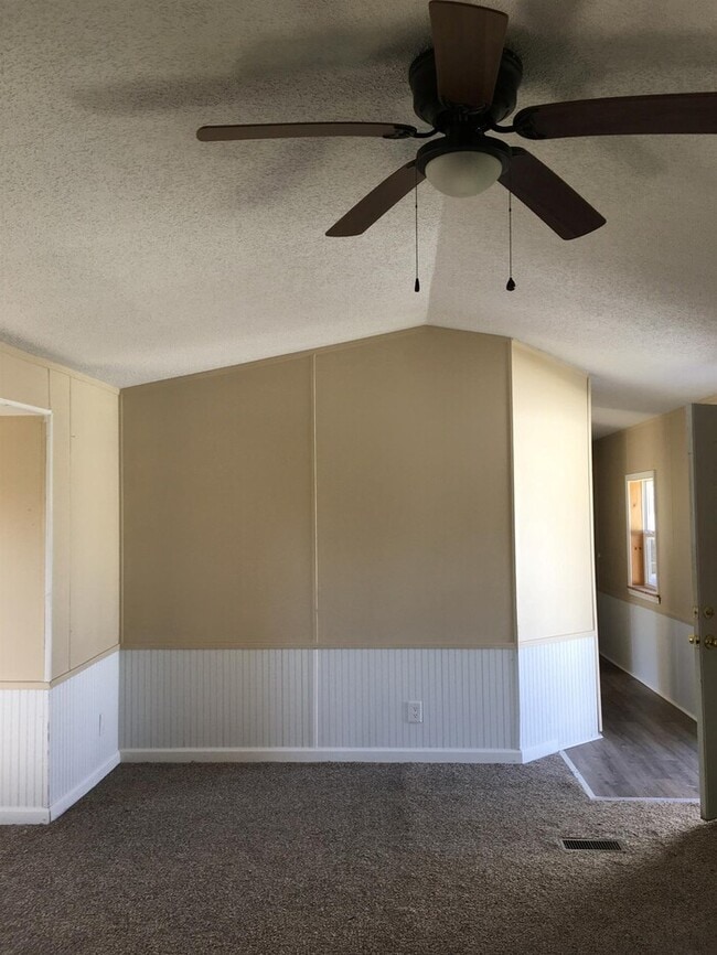 Building Photo - 278 W 375 N