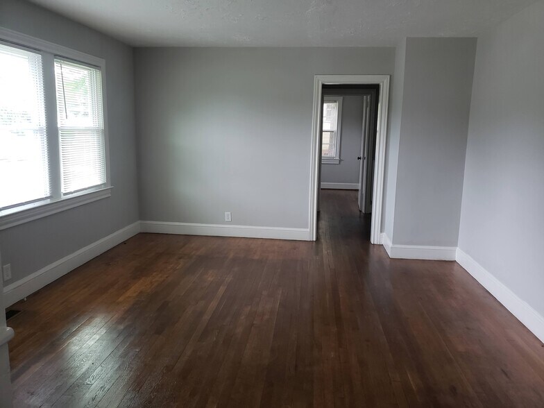 Building Photo - 306 Crosby Cir