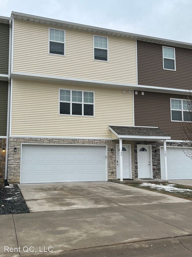 Primary Photo - 2 br, 2.5 bath House - 702 Cox Court