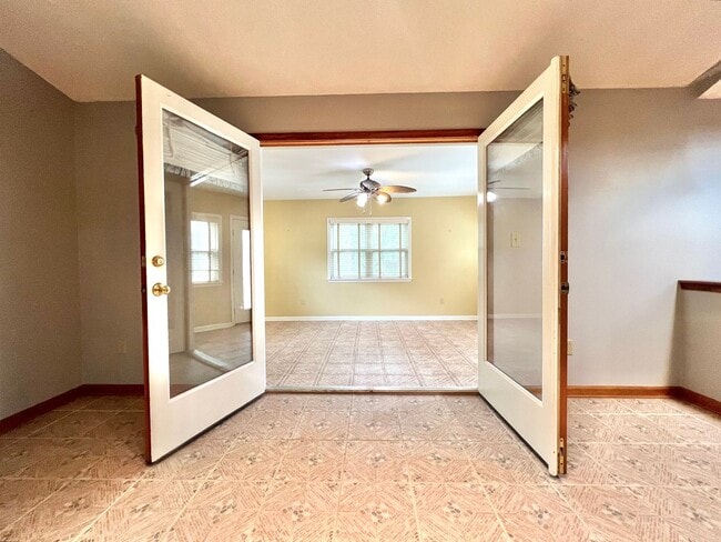 Building Photo - Fabulous house in Avondale on the East sid...