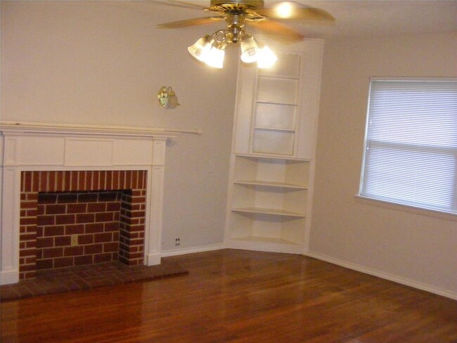 Building Photo - 5319 Cortelyou Ln