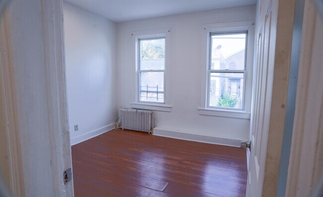 Building Photo - 13 Stevens Ave