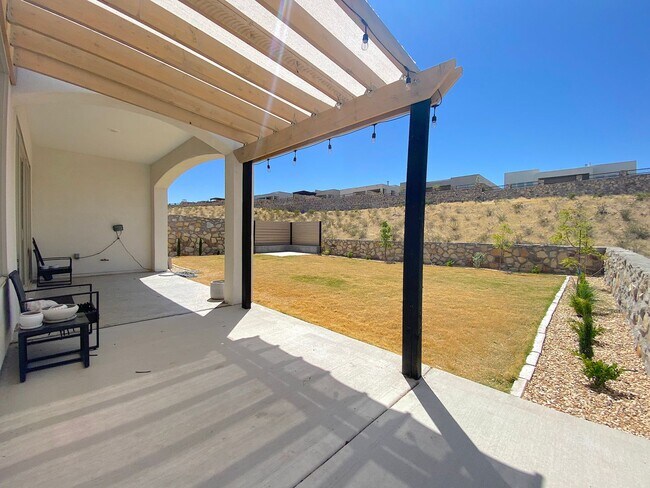 Building Photo - West El Paso Cimarron Neighborhood Stunning 4 bed/2.5bath