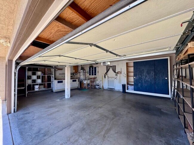 Building Photo - Spacious 5 Bedroom Home in Menifee Lakes with a 3 Car Garage for Lease!