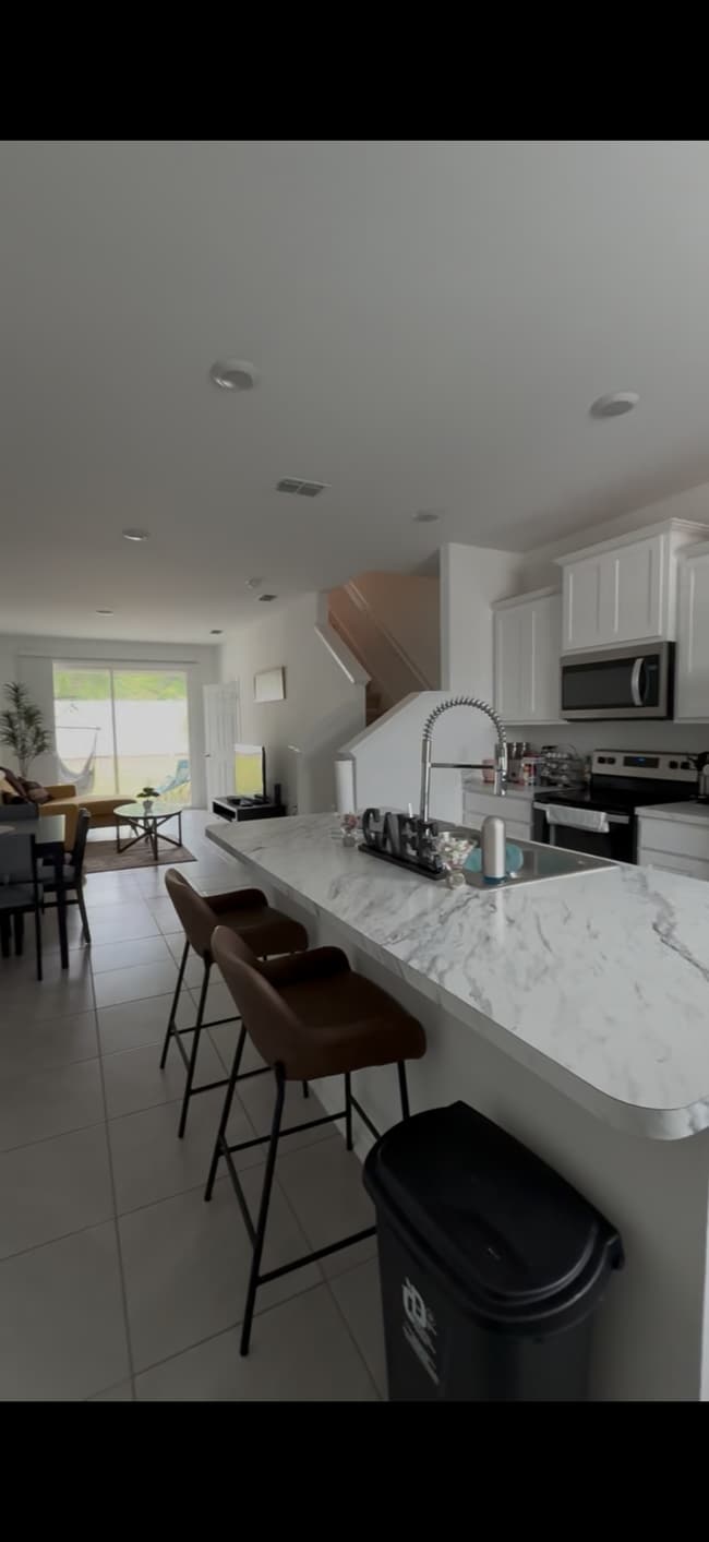 Building Photo - 8337 Retrograde Rd