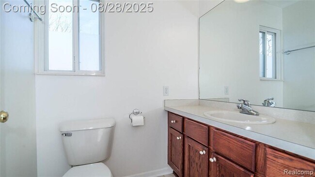 Building Photo - 2479 Somerville Dr