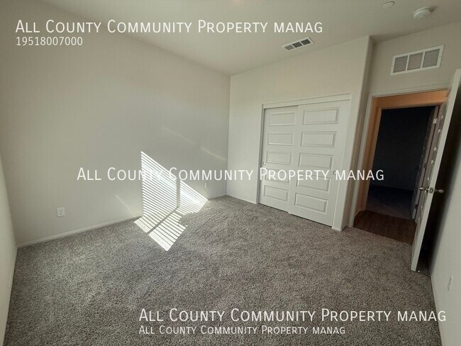 Building Photo - 11615 Zoeller St