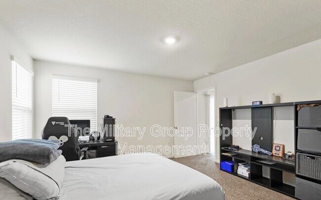 Building Photo - 15661 Strawberry Roan Ct
