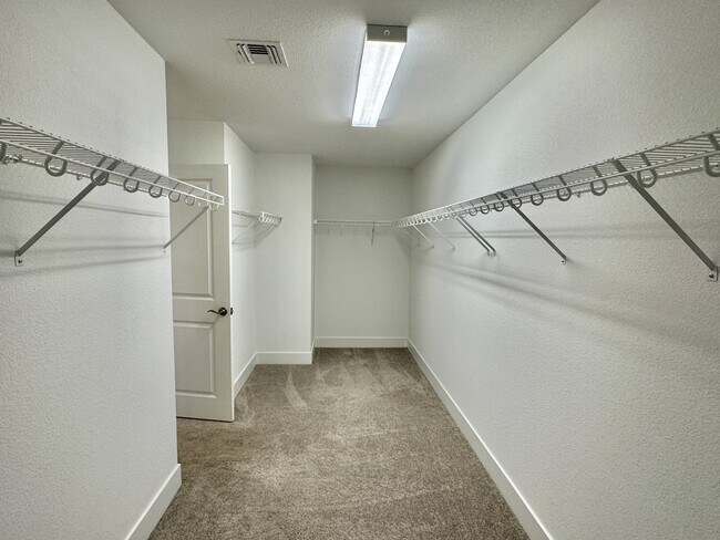 Building Photo - 8732 S Black Cordon Rd