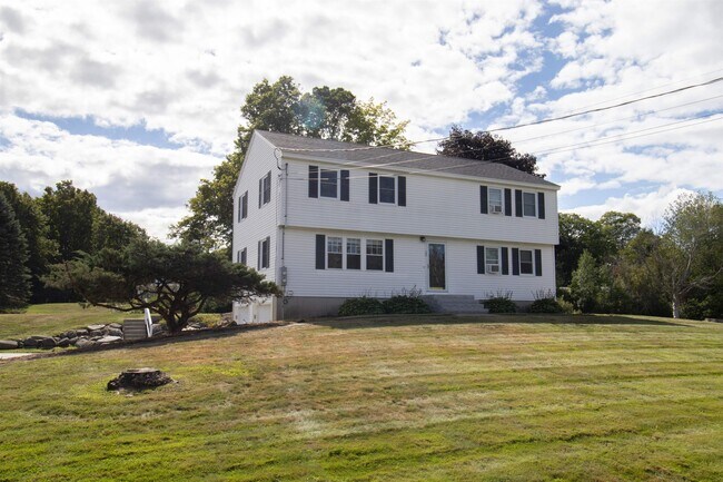 Building Photo - 12 Sanderson Rd