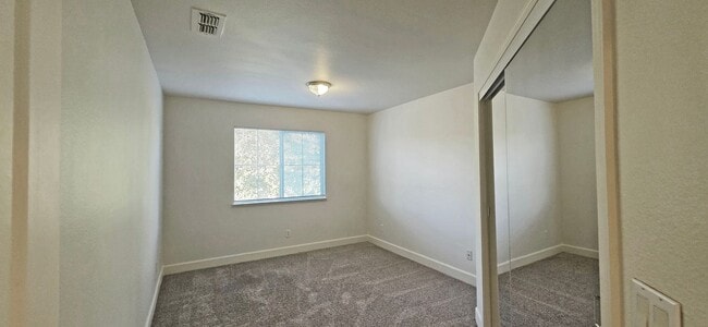 Building Photo - 1498 Cedarbrook Rd