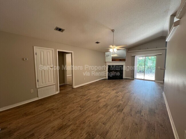 Building Photo - 5959 Sleepy Hollow Ct