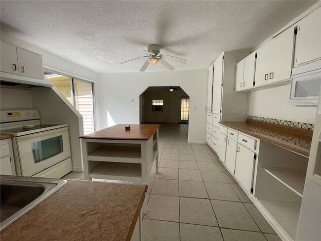 Building Photo - 2525 Emma Cir