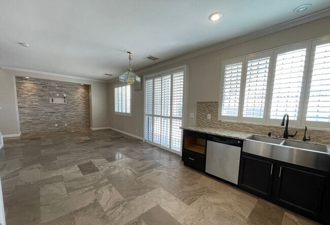 Building Photo - 4330 Spruce Grove St