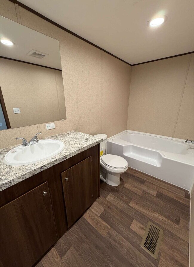 Building Photo - AVAILABLE TO RENT IN REHOBETH