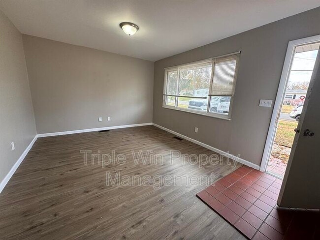 Building Photo - 1630 Kay Dr