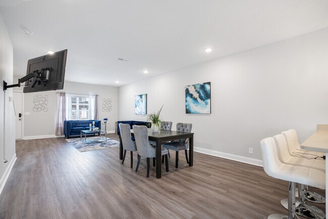 Building Photo - 156 Excell Rd