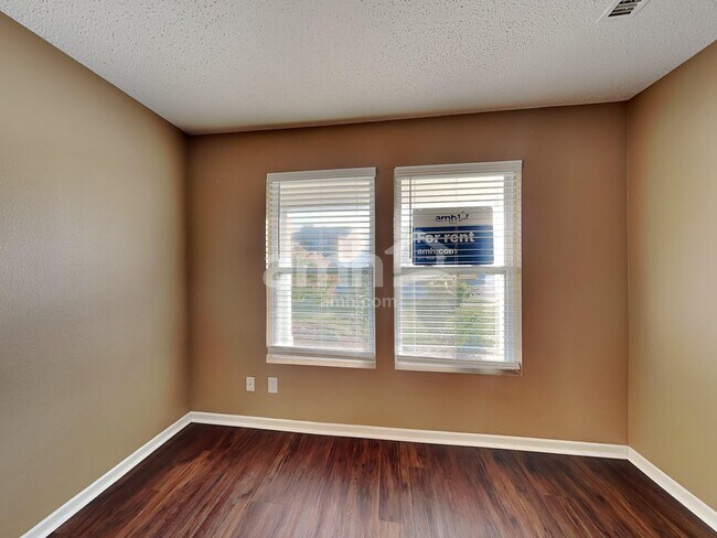 Building Photo - 15233 Beam St