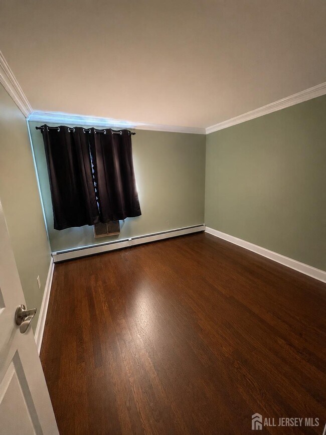 Building Photo - 915 Cricket Ln
