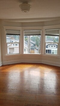 Building Photo - Barker Duplex