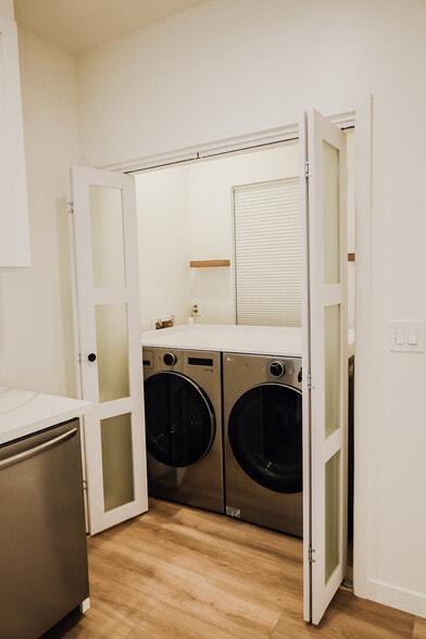 Laundry - 233 E 25th St