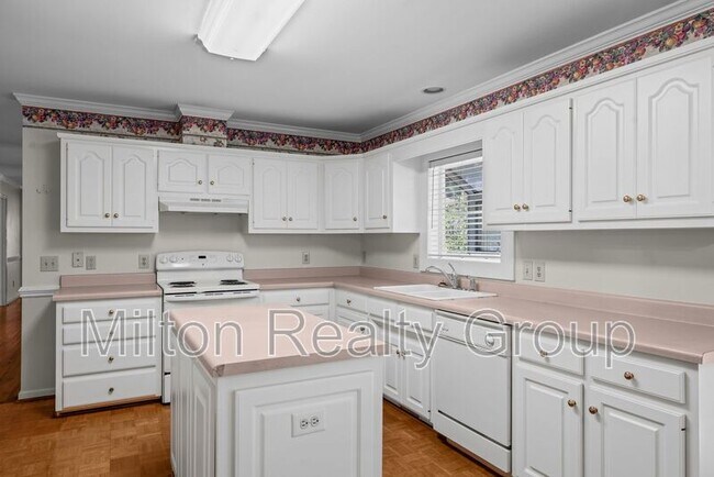 Building Photo - 464 Tirzah Dr