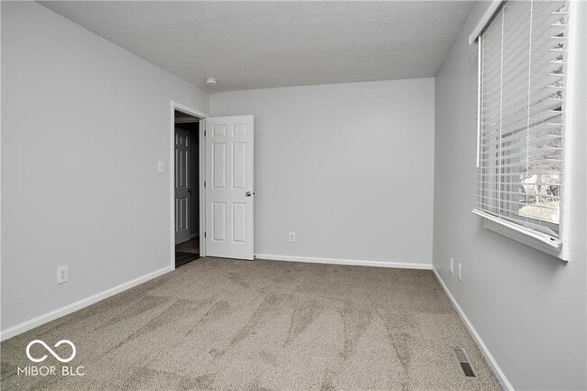 Building Photo - 802 Westridge N Dr