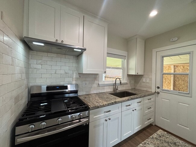 Building Photo - Charming 2BD/1BA Home in Morena with Large Yard, In-Unit Laundry & Detached Garage