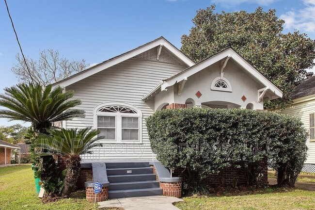 Primary Photo - 128 Lake Ave