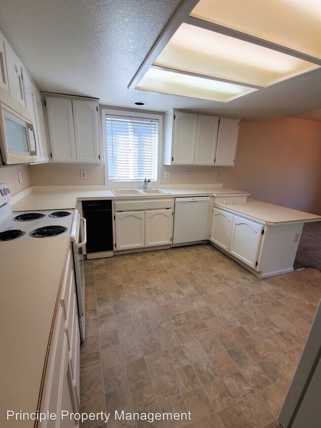 Building Photo - 3 br, 2.5 bath House - 3384 Honeywood Street