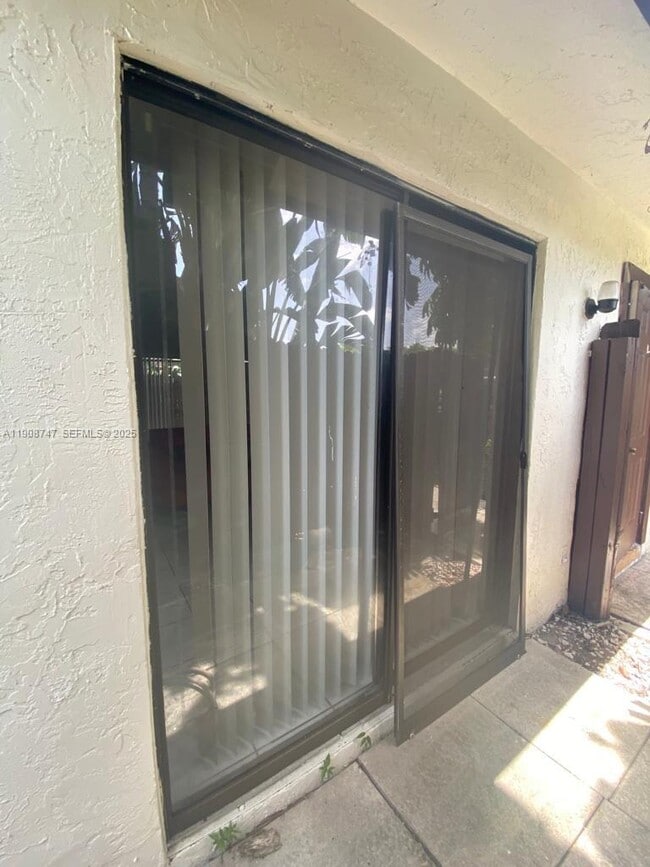 Building Photo - 7867 Tam Oshanter Blvd