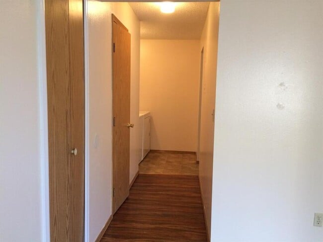 Building Photo - 504 Winnie Way