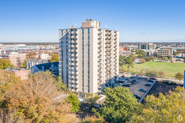 Primary Photo - Oceanside Tower