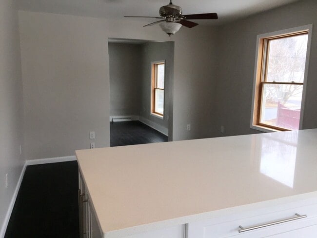 Building Photo - 127 Hyers St