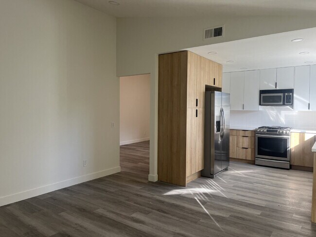 Building Photo - "Charming 4-Bedroom Coastal Retreat with 2 Baths"