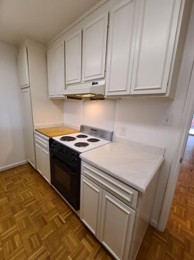 Building Photo - One Bedroom Unit in Sharon Park Neighborho...
