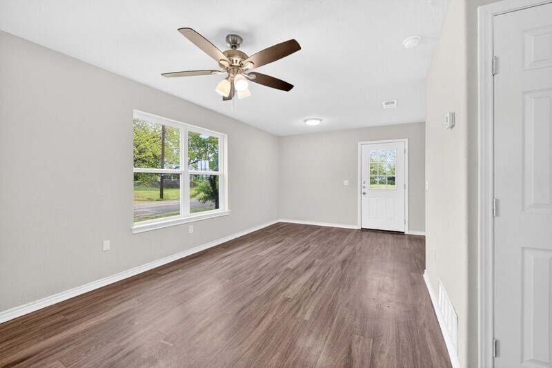 Building Photo - 317 Jones St