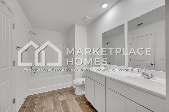 Building Photo - 5030 Pike Lp