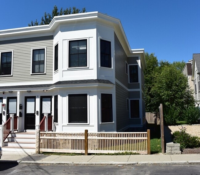Building Photo - 9 Sheridan St