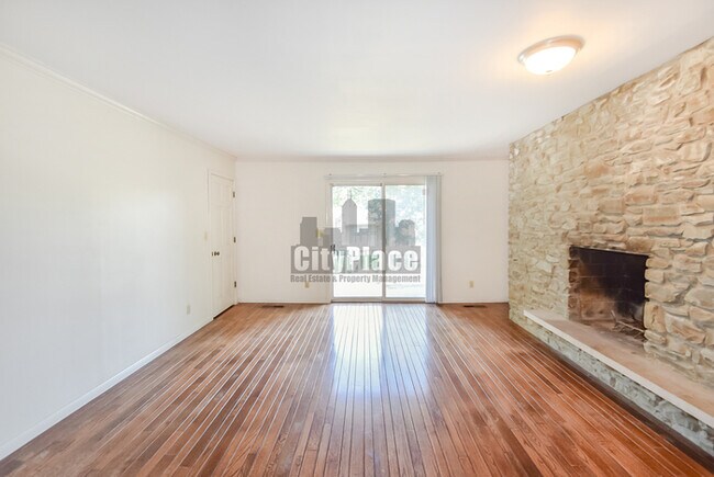 Building Photo - 5222 Nob Ln